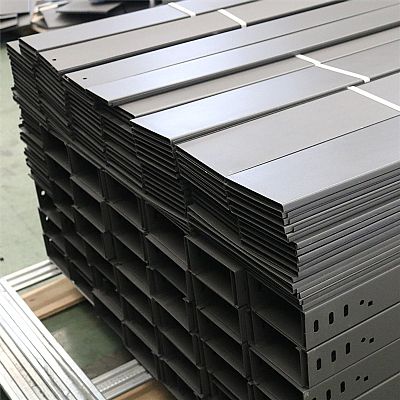 托盘式电缆桥架